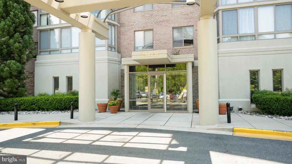 Foto principal - 2901 S Leisure World Blvd