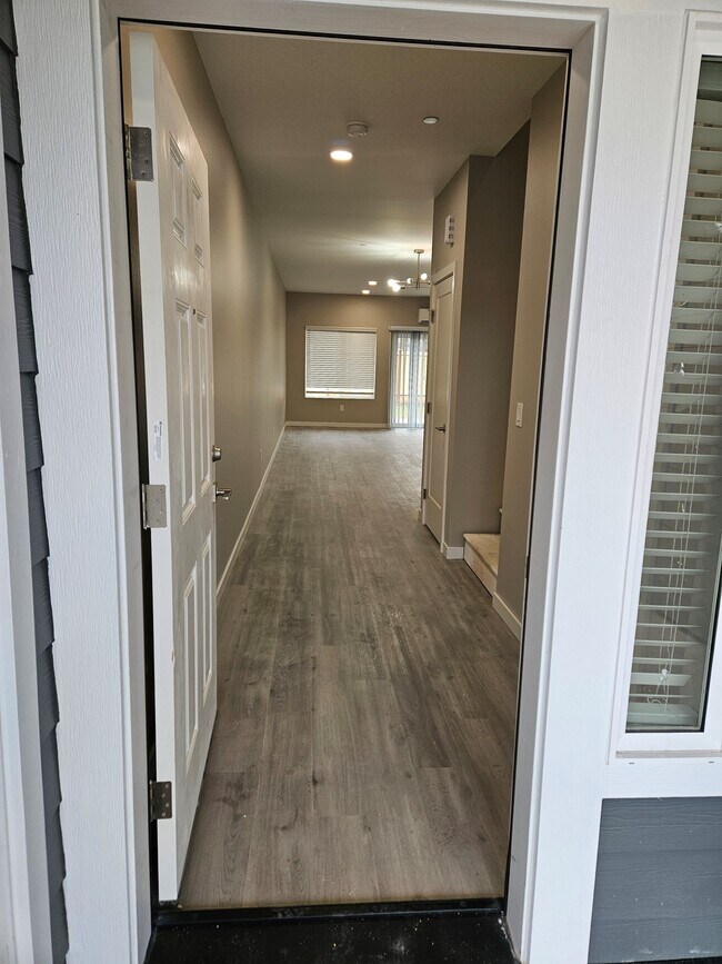 Building Photo - 11122 Vickery Ave E