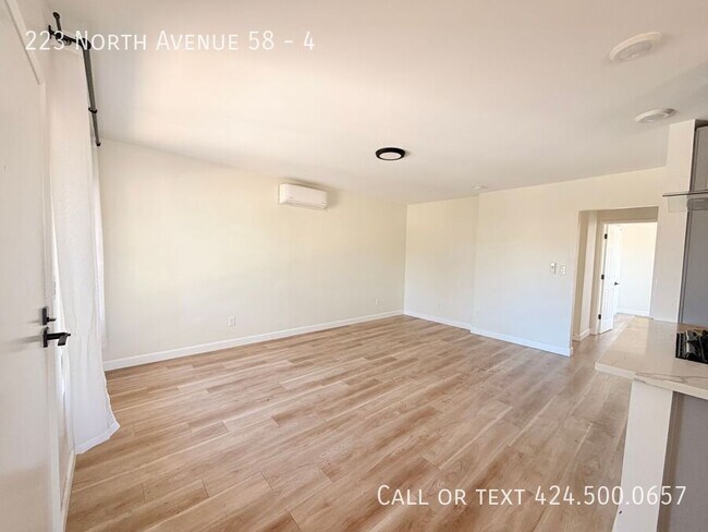 Foto del edificio - 223 N Ave 58