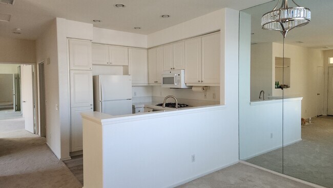 Foto del edificio - 10786 Sabre Hill Dr