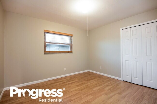 Building Photo - 923 SE 19th St