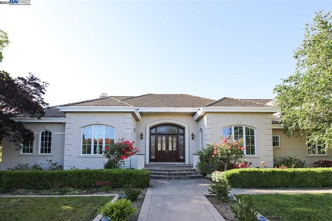 Building Photo - 1092 Piemonte Dr