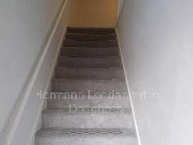 Foto del edificio - 9147 Robin Ct