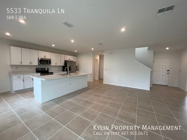 Building Photo - 5533 Tranquila Ln