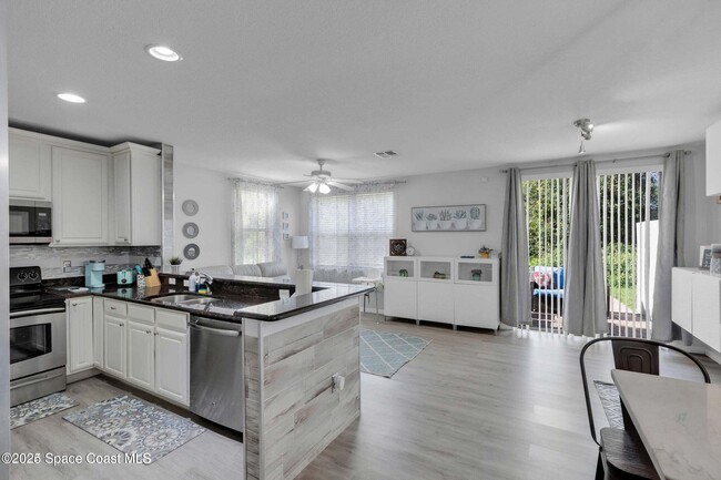 Building Photo - 3156 Via Palma Ln