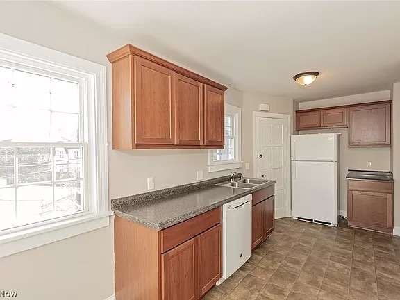 Kitchen, new tile being installed - 3595 Glencairn Rd
