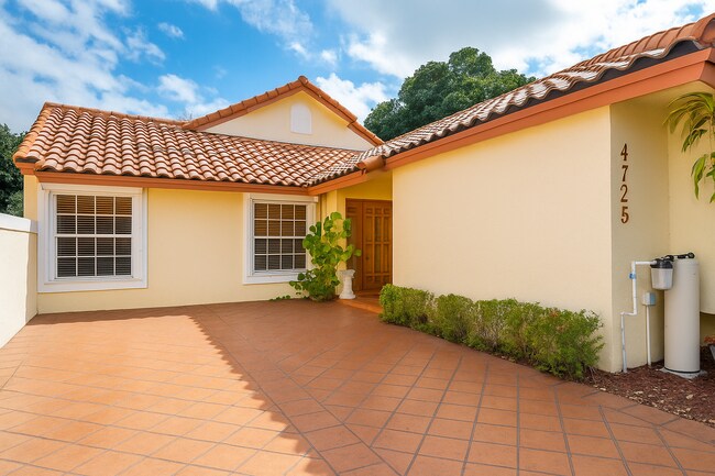 Foto del edificio - 4725 NW 103rd Ct