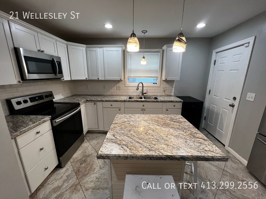 Primary Photo - Immaculate 4 BR, 2 Bath Home in Springfiel...