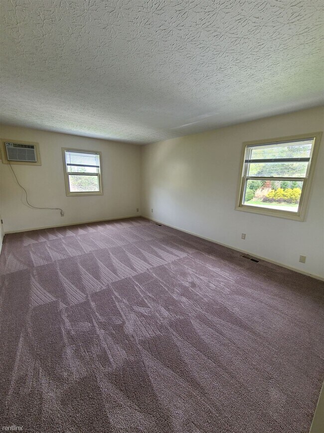 Foto del edificio - 2 br, 1.5 bath Duplex - 2682 Massillon Rd