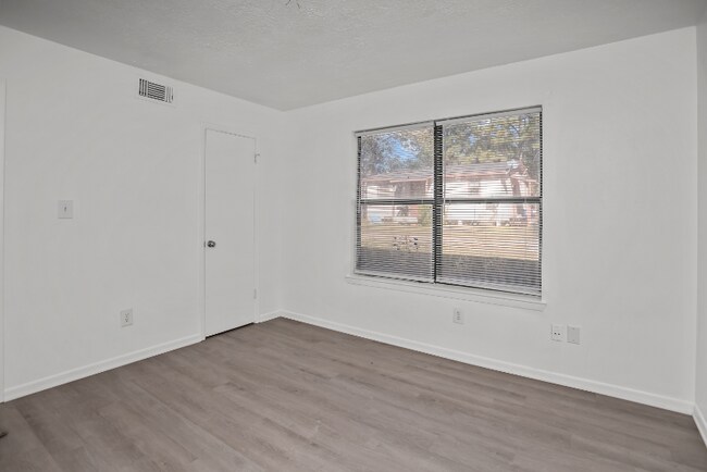 Foto del edificio - 1410 S Elizabeth Ave