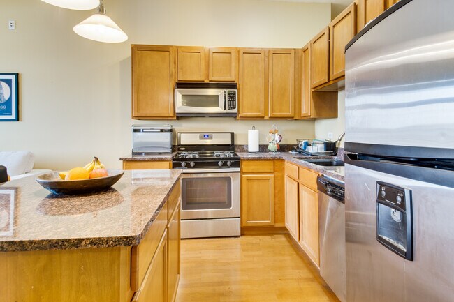 Building Photo - 2915 N Clybourn Ave