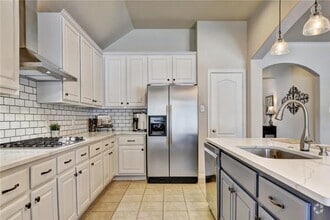 Building Photo - 2830 Stonecreek Pl