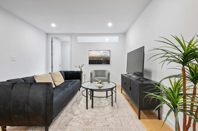 Building Photo - 227 E 59th St