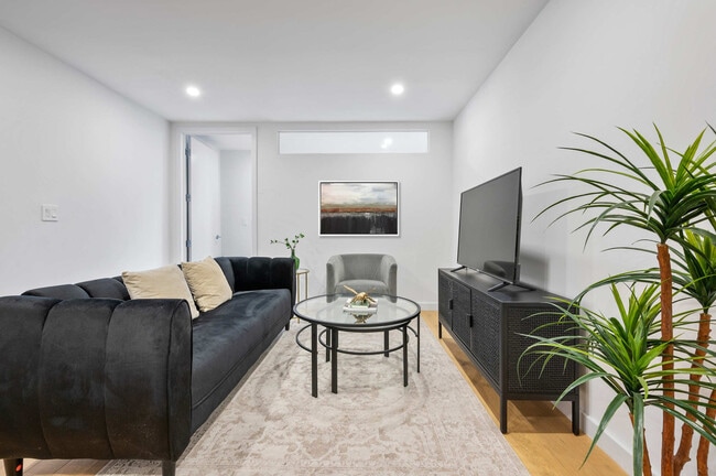 Building Photo - 227 E 59th St