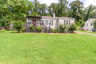 Building Photo - 833 Grove St