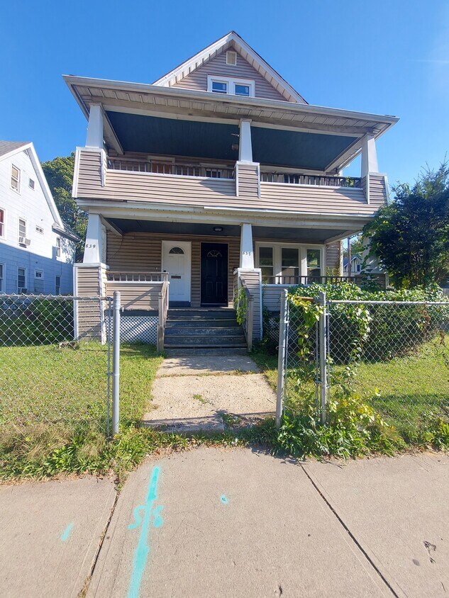Primary Photo - 837 Carew St
