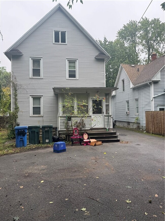 Building Photo - 57 Ellison St