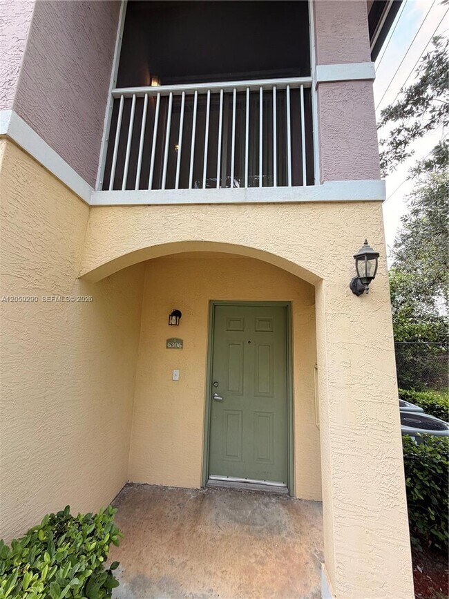 Foto del edificio - 6306 W Sample Rd