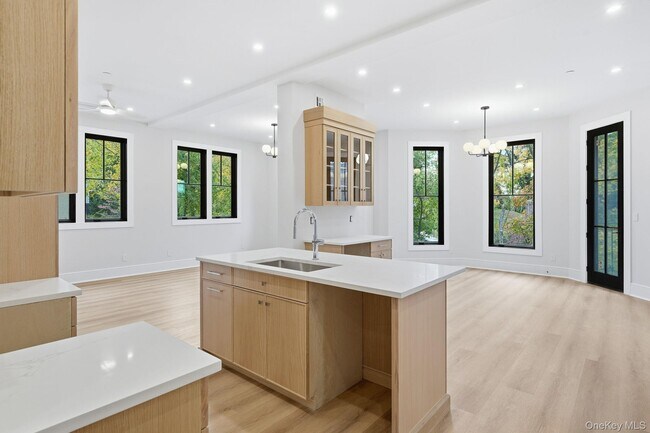 Foto del edificio - 34 Clinton Ave