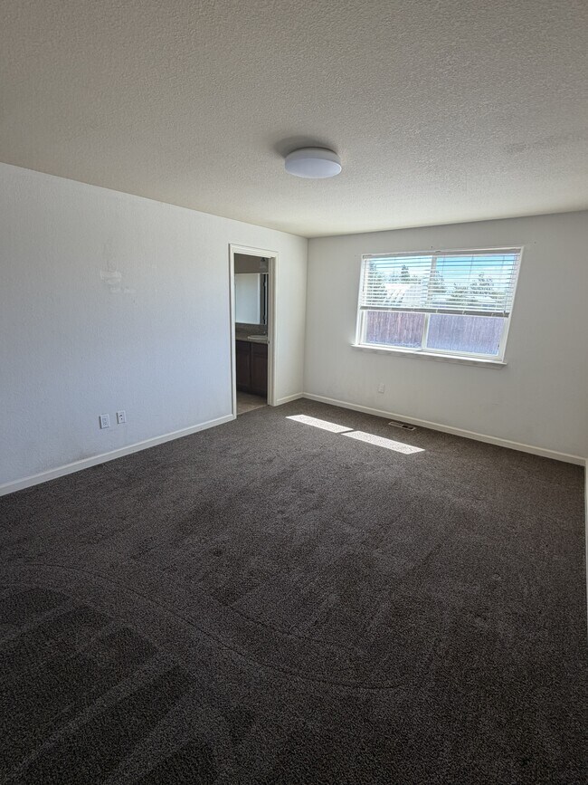 Foto del edificio - 111 Sunnyside Dr