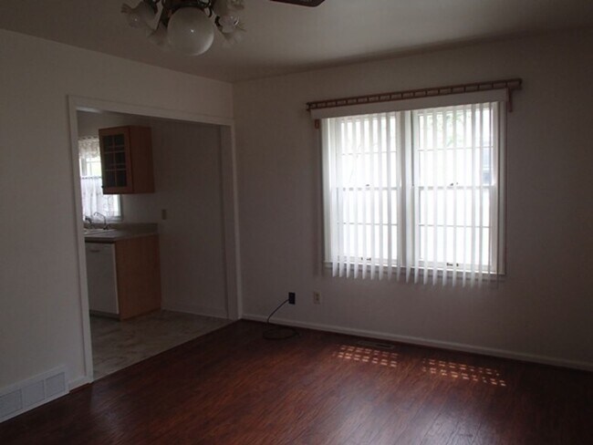 Foto del edificio - Pet Friendly, Garage, Central air.