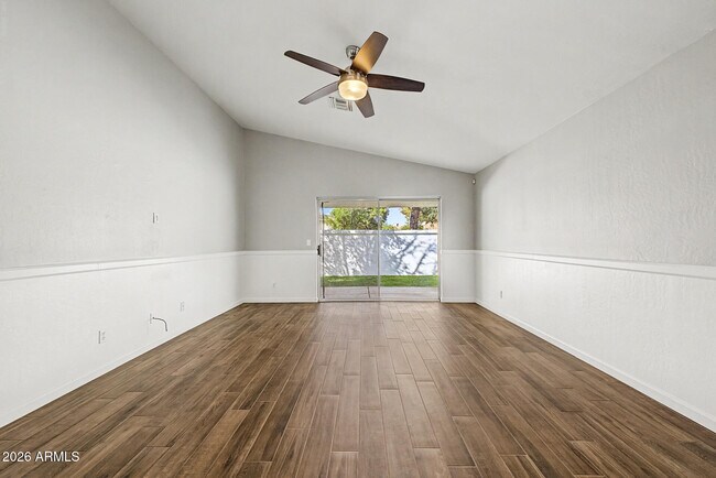 Building Photo - 1321 N Malibu Ln