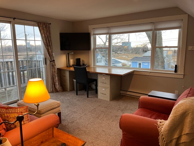 Building Photo - 3 Yost St