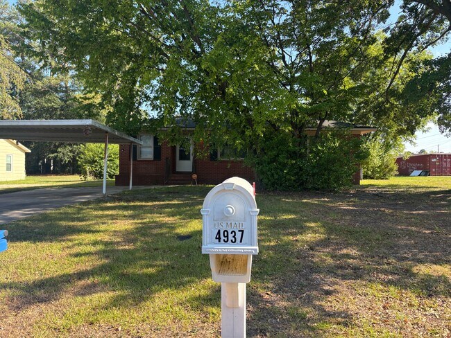 Building Photo - 4937 Walnut Dr