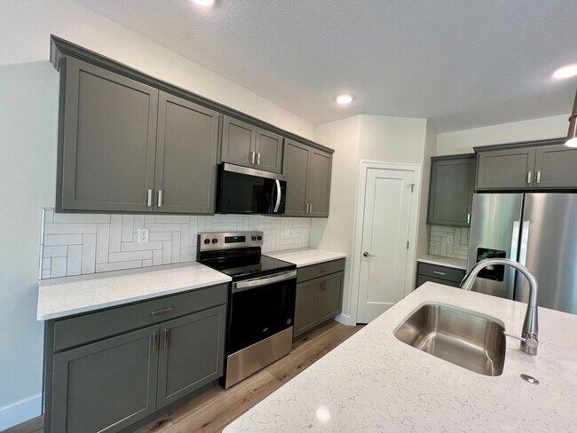 Foto del edificio - Newly built 3-bedroom duplex in Irvine Acres!