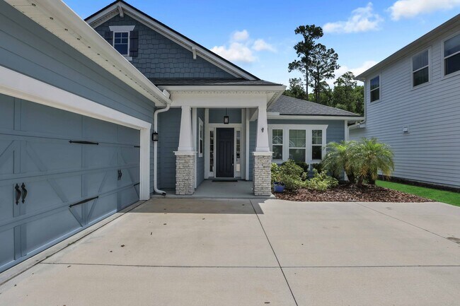 Building Photo - Immaculate home for rent located in the de...