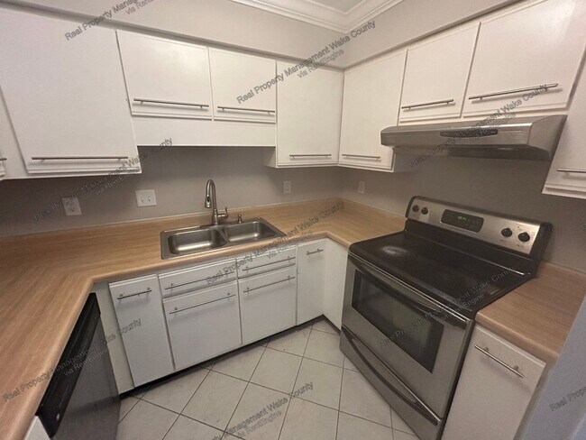 Building Photo - 5612 Hamstead Crossing