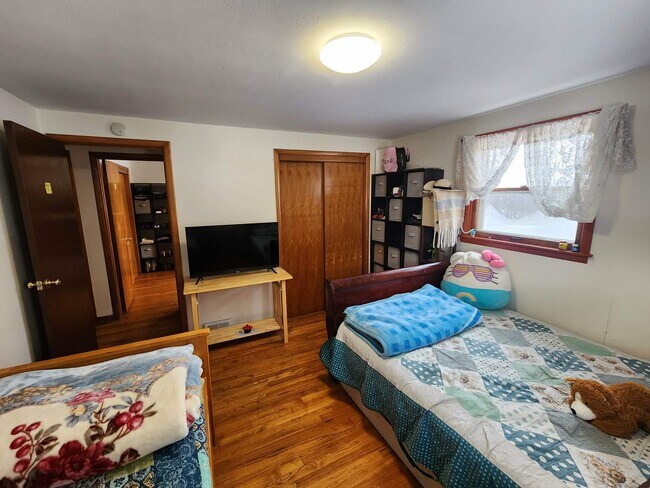 Foto del edificio - 483 Lillian Ave