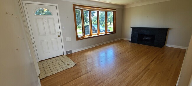 Main Level Great Room - 6008 Oaklawn Ave