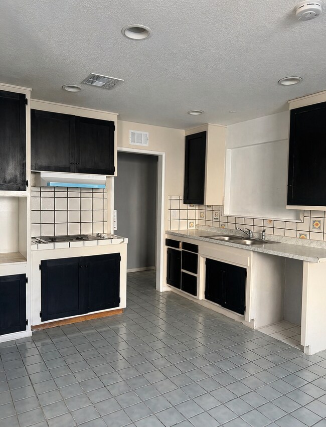 Foto del edificio - 43826 Adler Ave