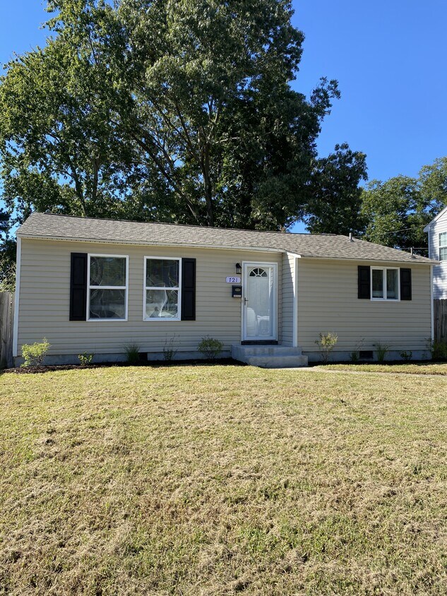 Primary Photo - 721 Potter Rd