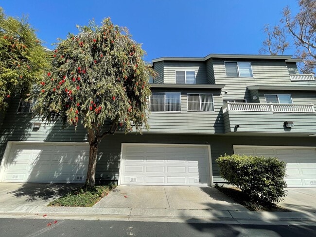 Building Photo - Desirable Cape Weston Condo