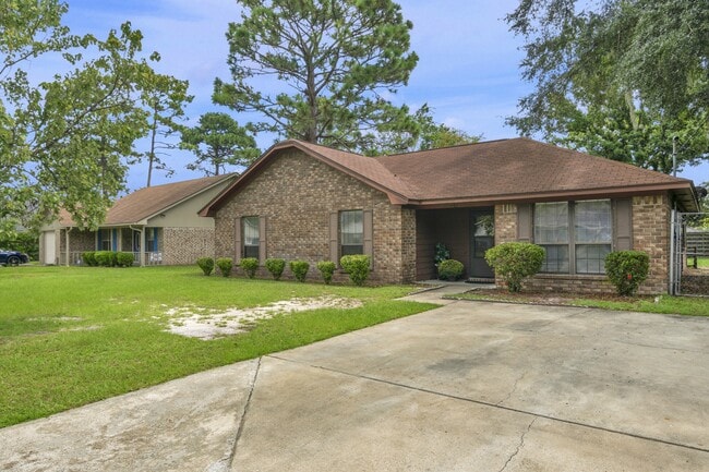 Building Photo - 781 Madison Dr