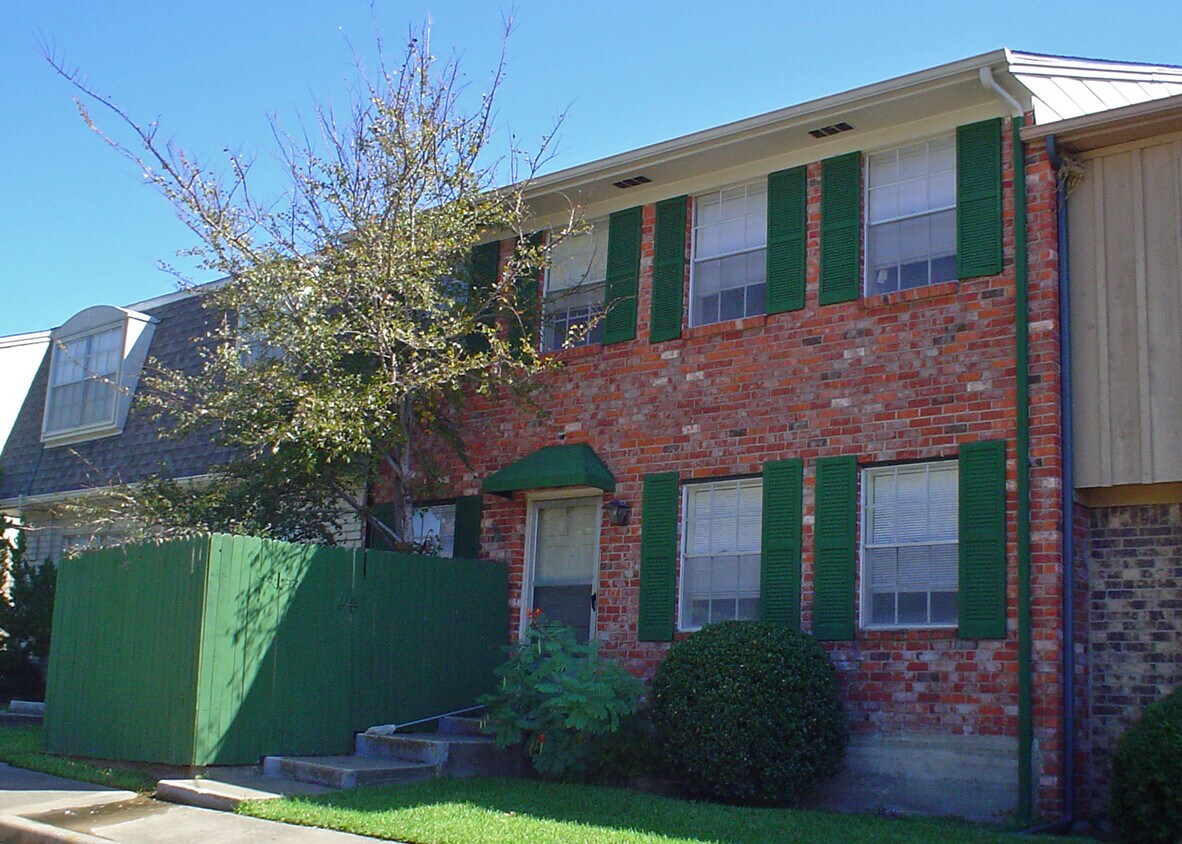 1624 Barak Ln, Bryan, TX 77802 Townhome Rentals in Bryan TX