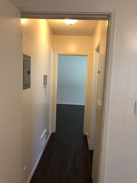 Sala - 1146 N Formosa Ave