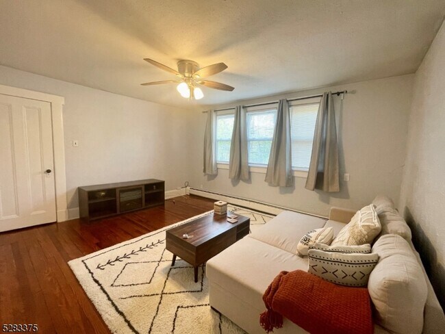 Foto del edificio - 255 Paterson Hamburg Turnpike