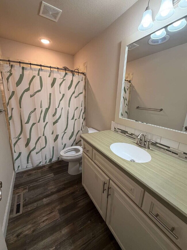 Foto del edificio - Modern 2 Bed, 2 Bath Duplex in Laurel