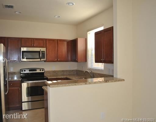 Foto del edificio - 3 br, 2.5 bath Townhome - 8762 NW 112th Ct