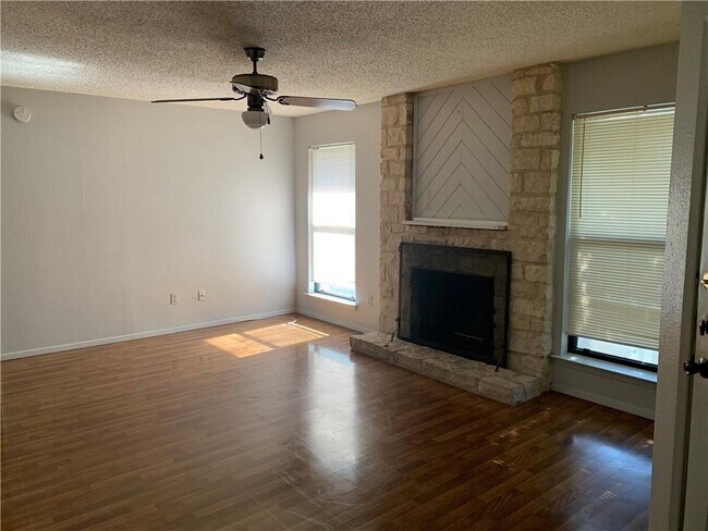 Foto del edificio - 10616 Mellow Meadow Dr