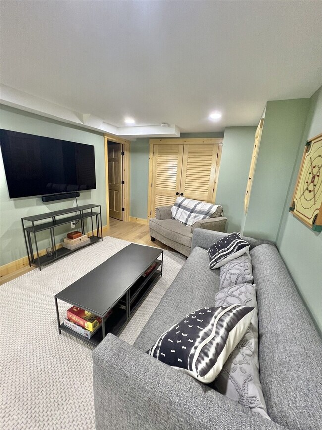 Foto del edificio - 103 Douglas Hill Rd