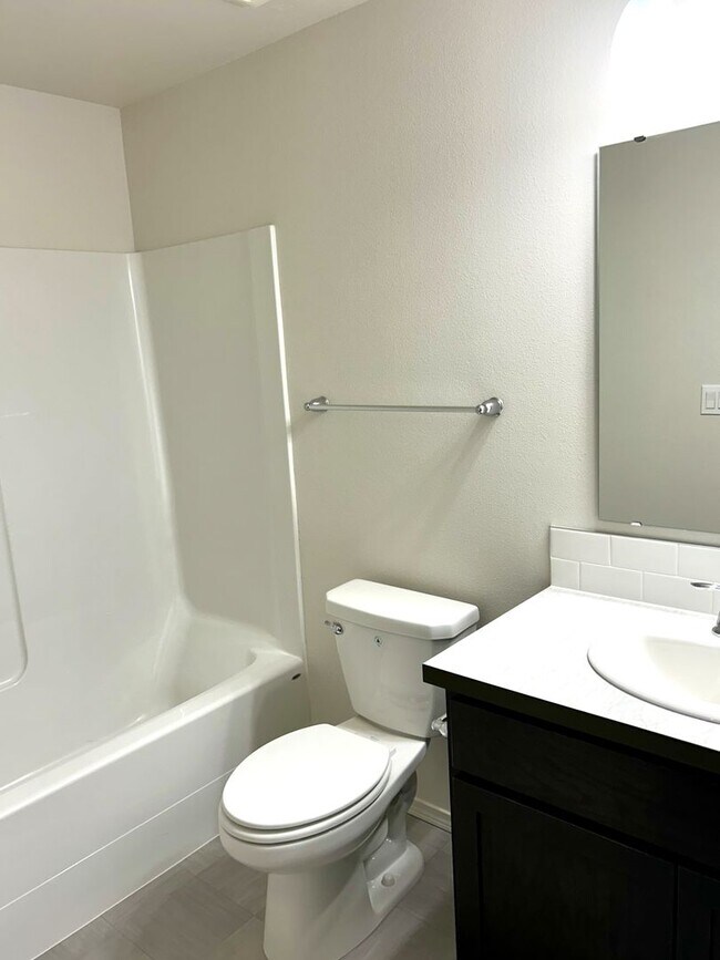 Foto del edificio - New Single Level 3BR Home in Southridge/Sun Ridge Community
