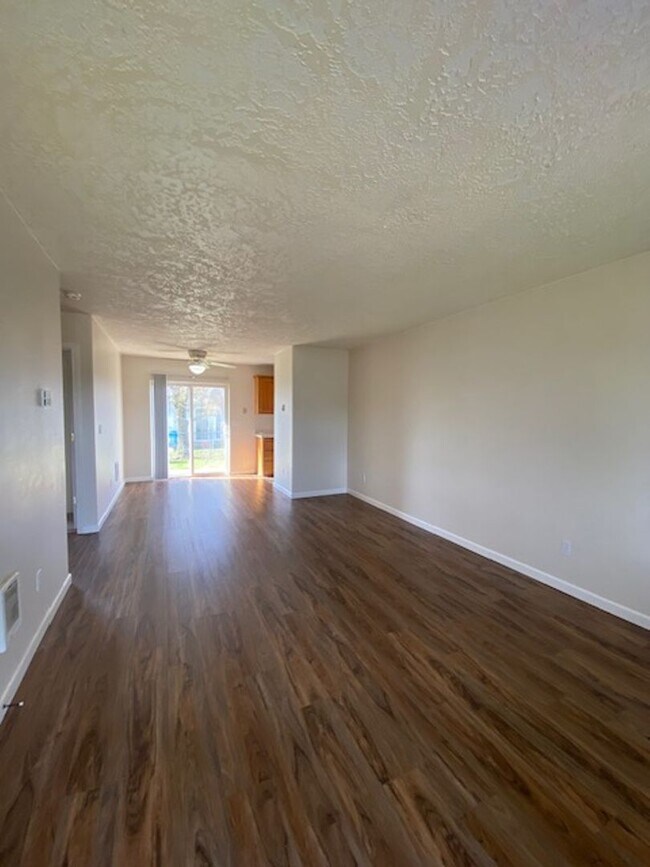 Foto del edificio - Duplex Close To Downtown!