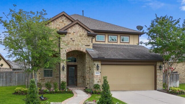 Building Photo - 16746 Highland Country Dr