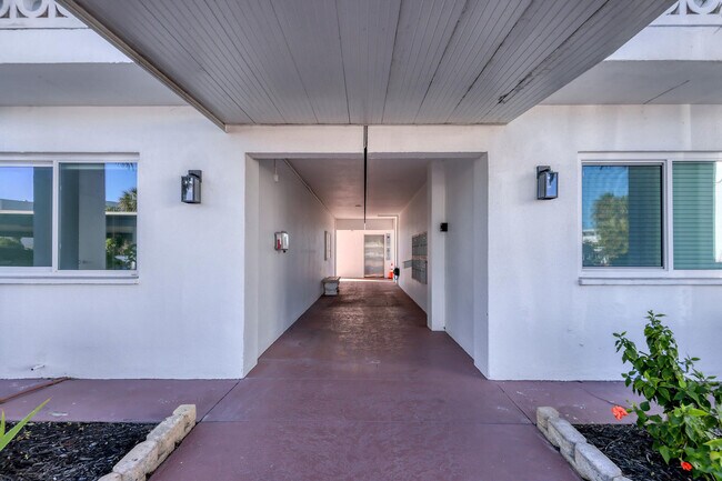 Building Photo - 761 John Ringling Blvd