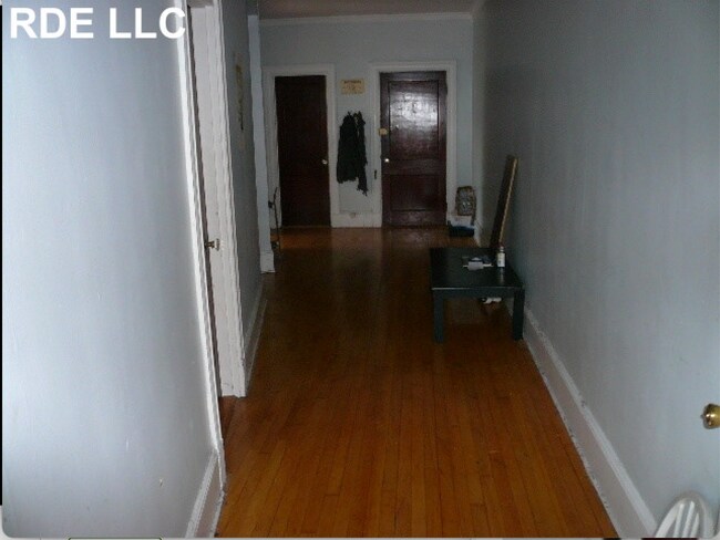 Building Photo - 100 Linden St