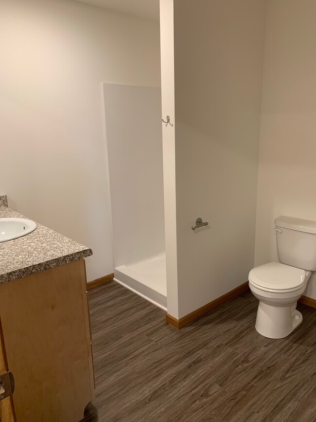 HP1/HP2/HP3 Bathroom - Huntington Park Apartments